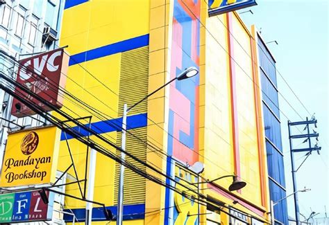 Hotel 99 Monumento, Caloocan .